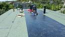 6屋頂地坪熱熔式岩面橡化瀝青厚度4mm防水毯施工中
